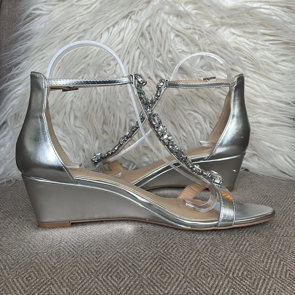 Jewel Badgley Mischka “DARRELL” Wedges‎
